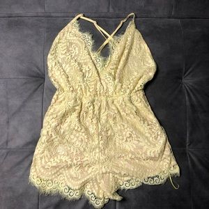 Yellow lace short jumper